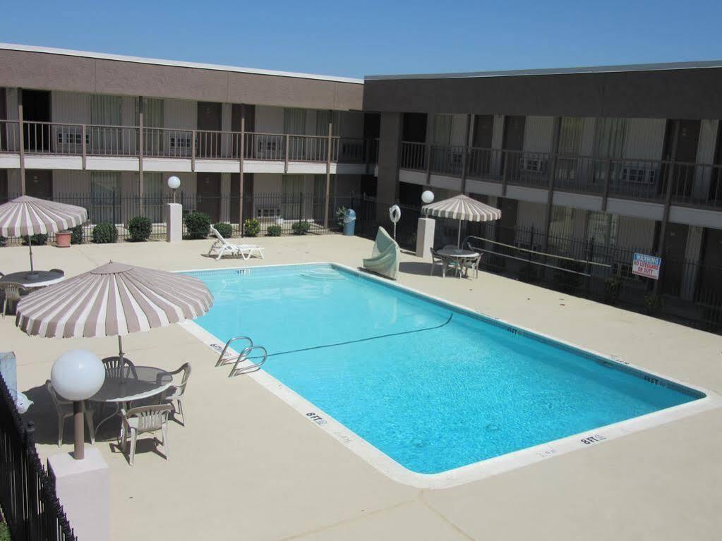 Red Roof Inn Lewisville Exterior photo